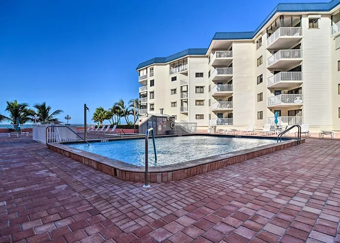 New Pool & Hot Tub! Beachfront Indian Shores Ferienhaus