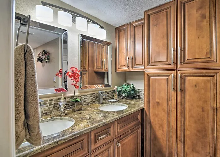 Holiday home New Pool & Hot Tub! Beachfront Indian Shores